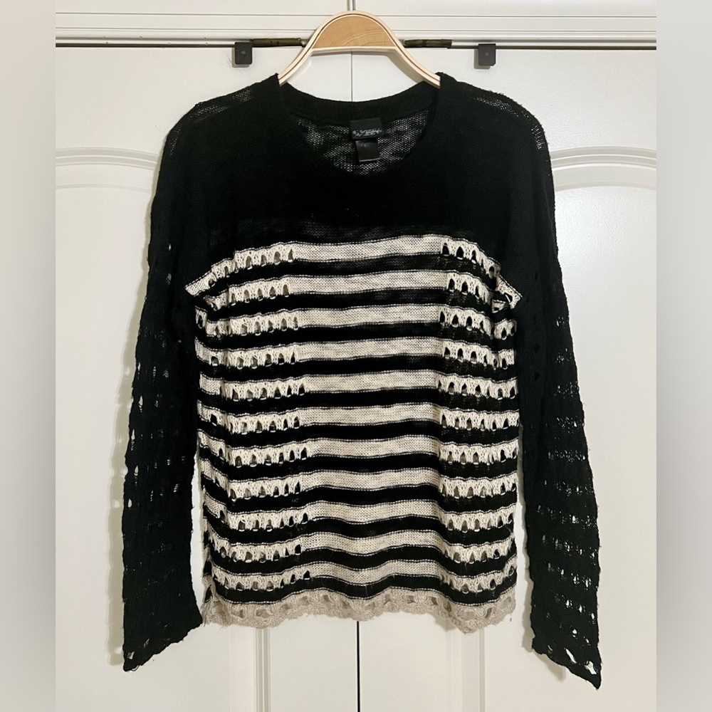 Daytrip Open Knit Lightweight Sweater/Top - Size Medium - Black and Beige